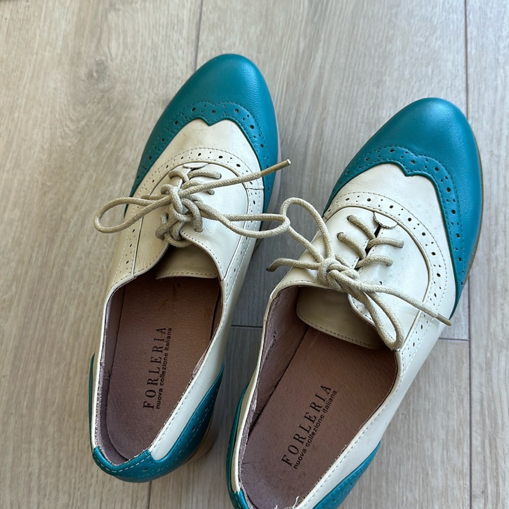 Leather shoe
